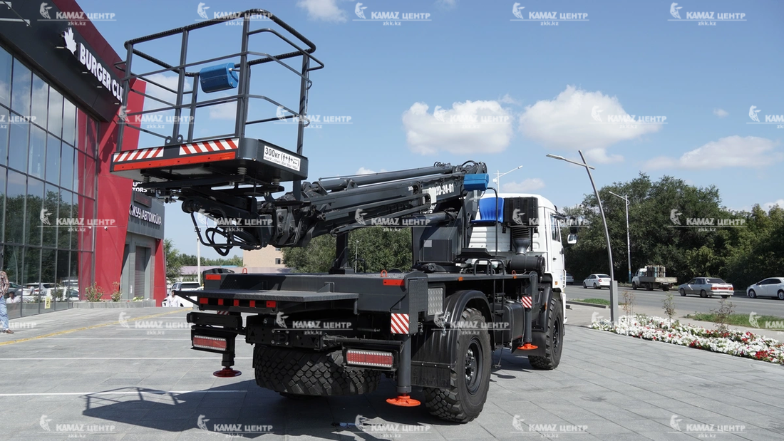 avtogidropodemnik-vipo-24-01-na-shassi-kamaz-43502-8