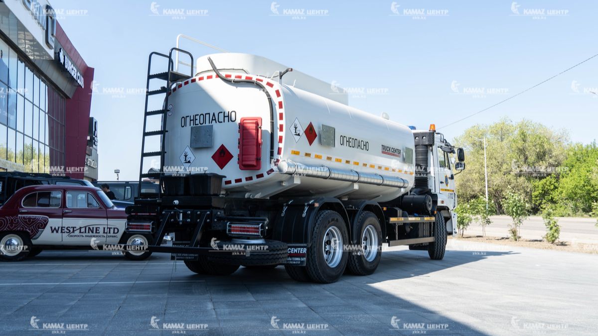 avtotoplivozapravshchik-17-m-na-shassi-kamaz-65115-50-2
