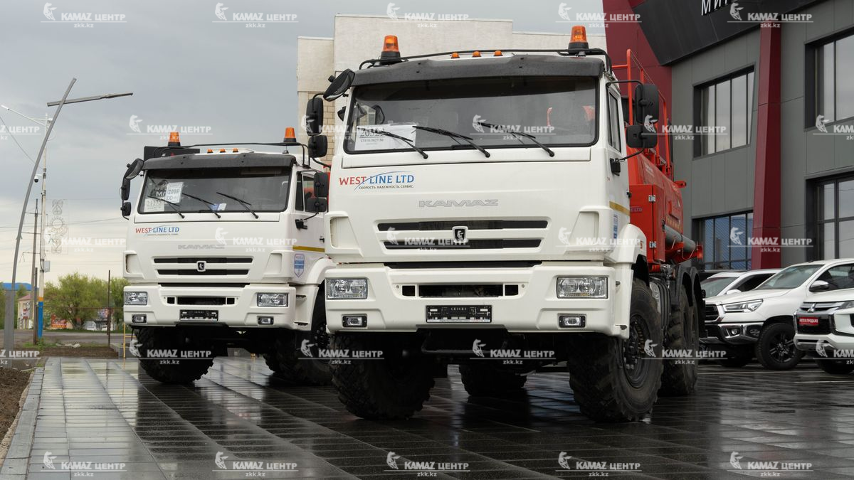 avtotoplivozapravshchik-atz-11-2b-2-otseka-na-shassi-kamaz-43118-50-6h6-3