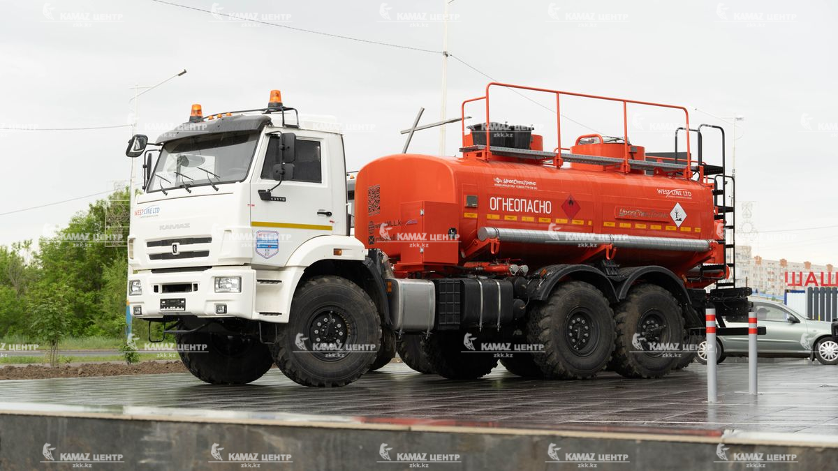 avtotoplivozapravshchik-atz-11-2b-2-otseka-na-shassi-kamaz-43118-50-6h6-8