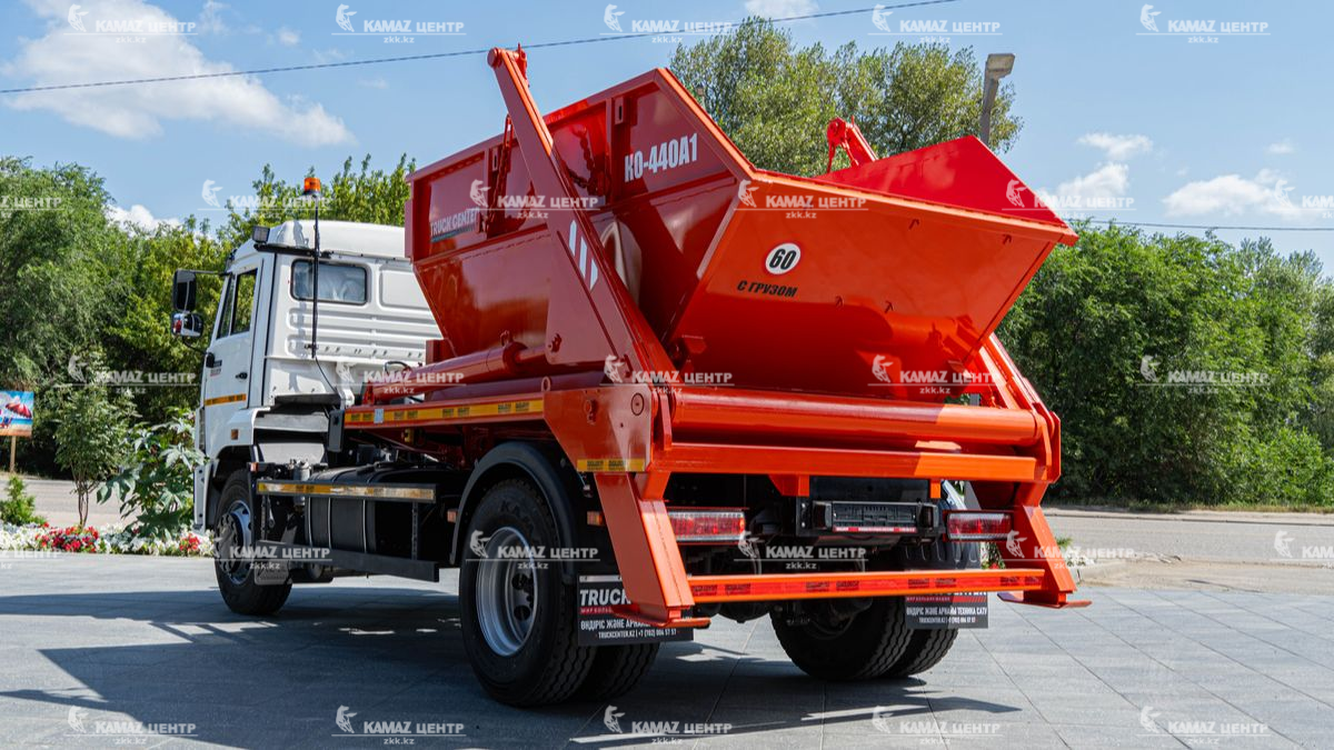 musorovoz-kontejnernyj-ko-440a1-na-shassi-kamaz-43253-6
