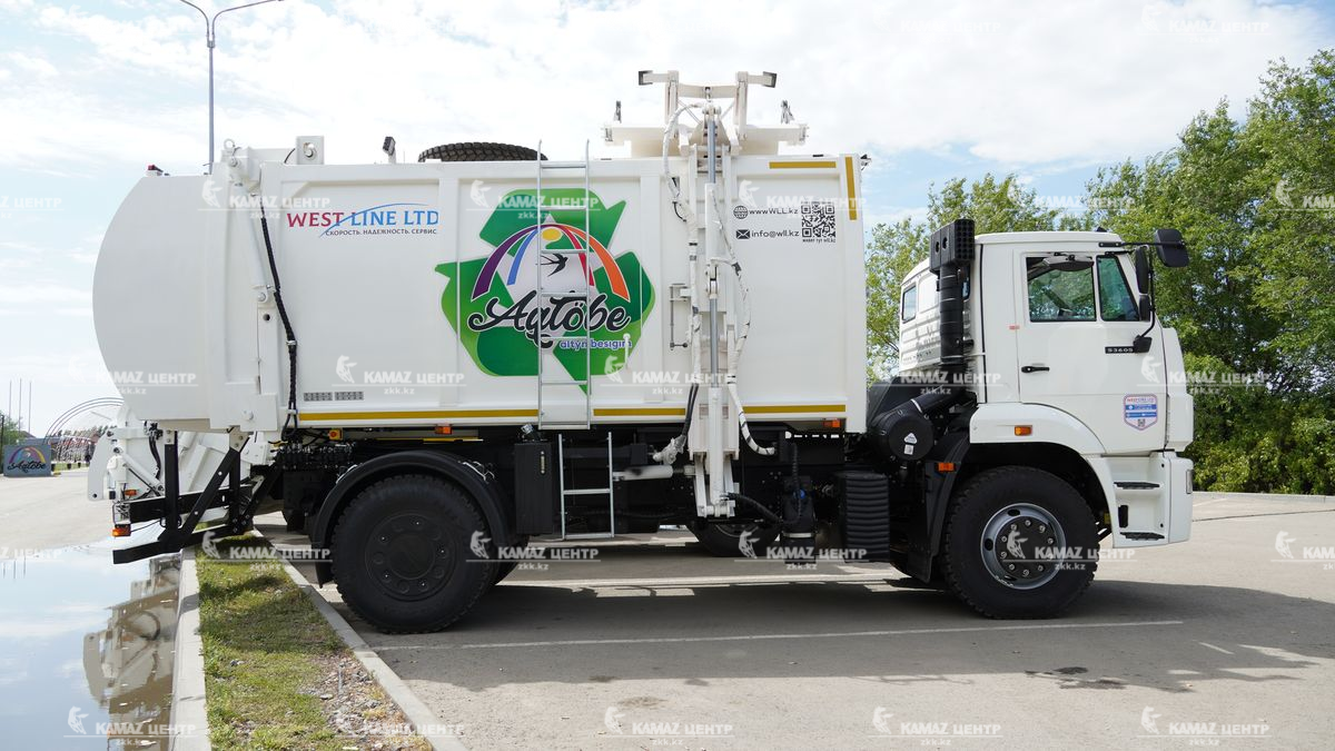 musorovoz-s-bokovoj-zagruzkoj-ko-440-8k-1