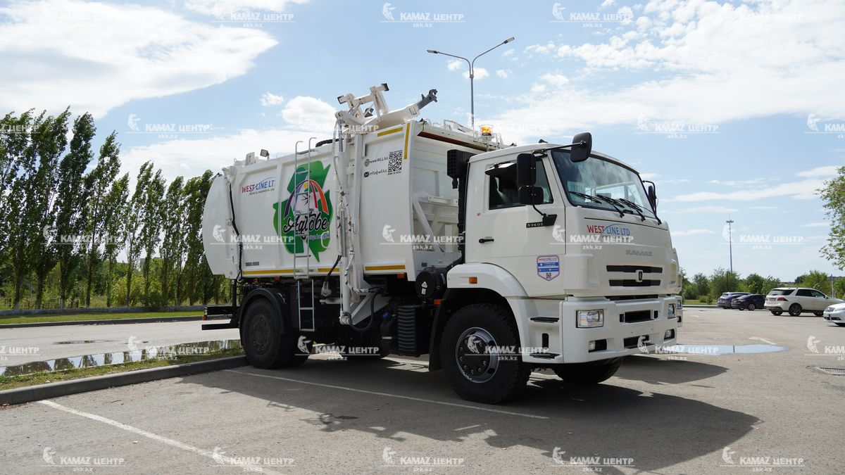 musorovoz-s-bokovoj-zagruzkoj-ko-440-8k-2