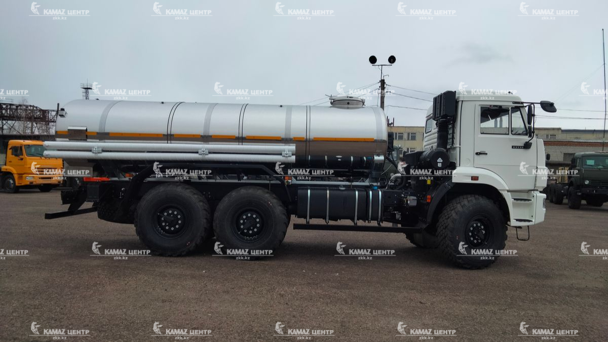pishchevaya-avtocisterna-acpt-10-na-shassi-kamaz-43118-7