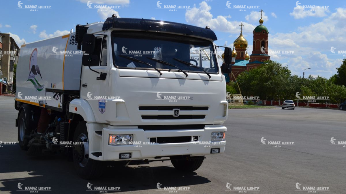 vakuumno-podmetalnaya-mashina-na-shassi-kamaz-43253-2