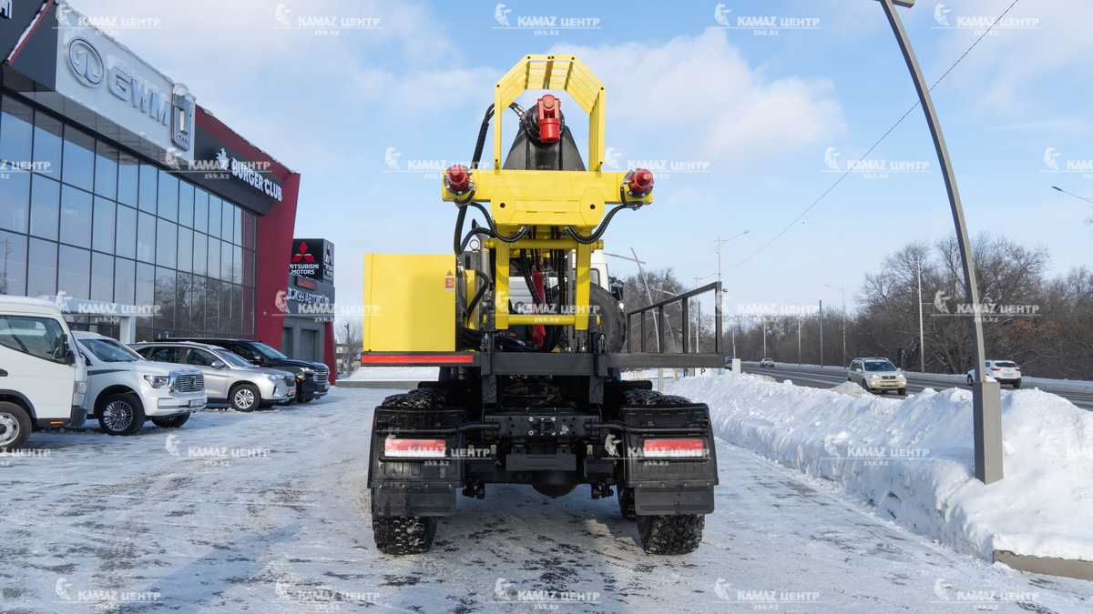 agregat-zaglubleniya-ankerov-aza-3m-na-shassi-kamaz-53504-03