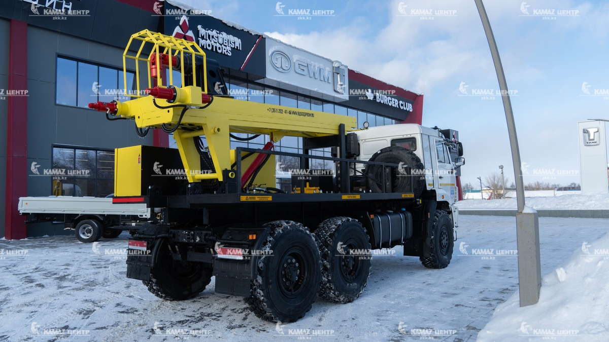 agregat-zaglubleniya-ankerov-aza-3m-na-shassi-kamaz-53504-04