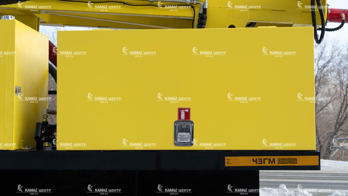 agregat-zaglubleniya-ankerov-aza-3m-na-shassi-kamaz-53504-10