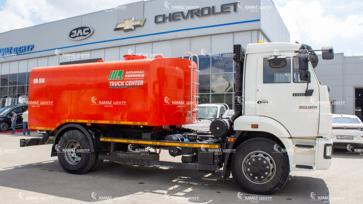 kanalopromyvochnaya-mashina-ko-514-na-shassi-kamaz-43253-2